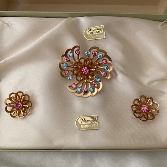 Vintage Anthony Jewelry Set in Original Box - Picture 9 of 16
